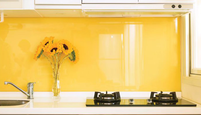 Coloured glass splashbacks at Twin Cities Glass and Aluminium Townsville